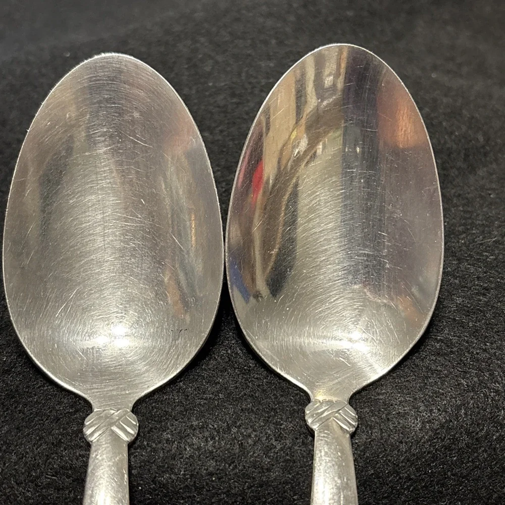 PAIR Oneida RATTAN Stainless  Silverware Serving Spoons  8 1/4